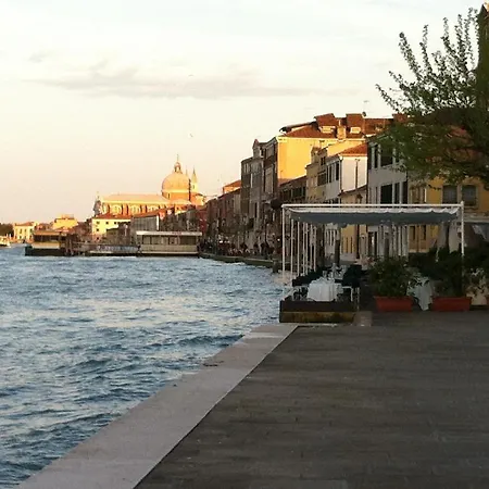 Venice Home-2